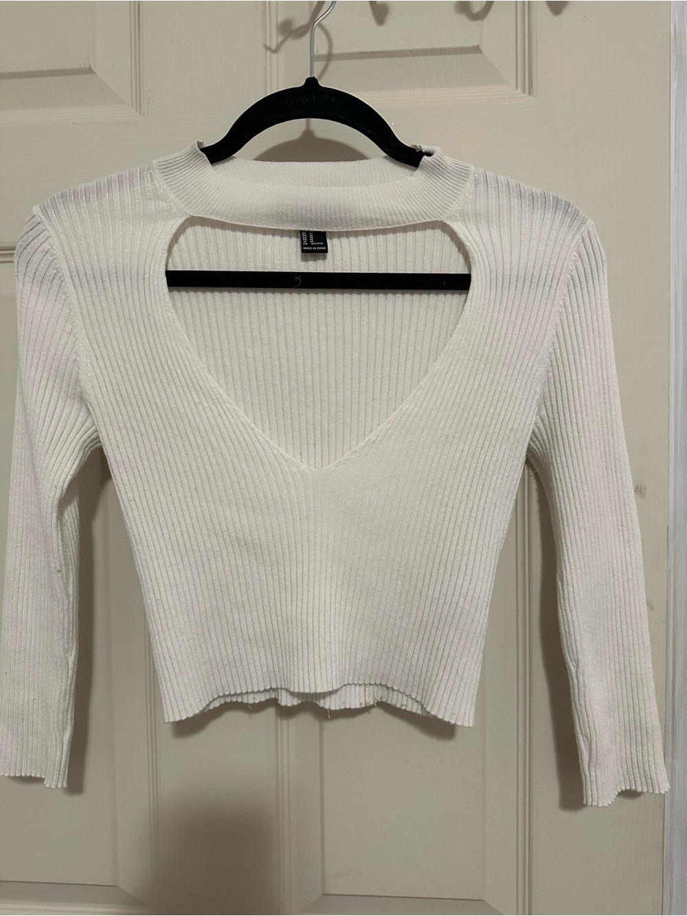Forever 21 White Ribbed V-Neck Cutout Long Sleeve Top